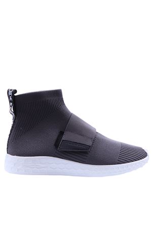 Slip on con strappo FESSURA | ARROWGANG KNITKNIT STONE